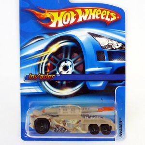 Hot Wheels Invader #193 Tan Die-Cast Tank 2006